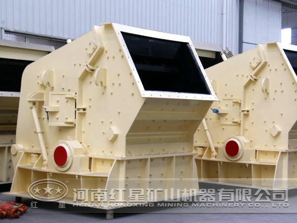 鉻礦反擊式破碎機(jī)注意事項